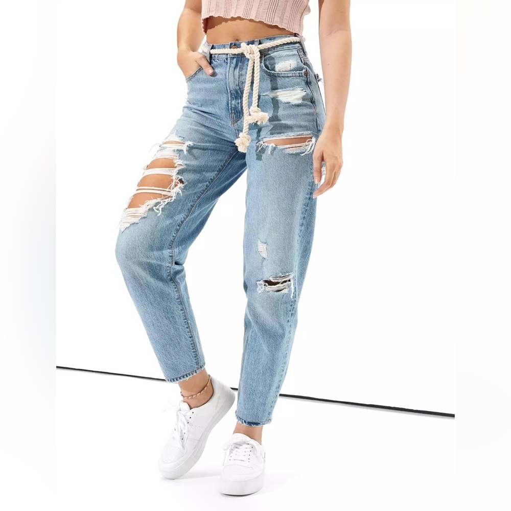 American Eagle relaxed mom jean